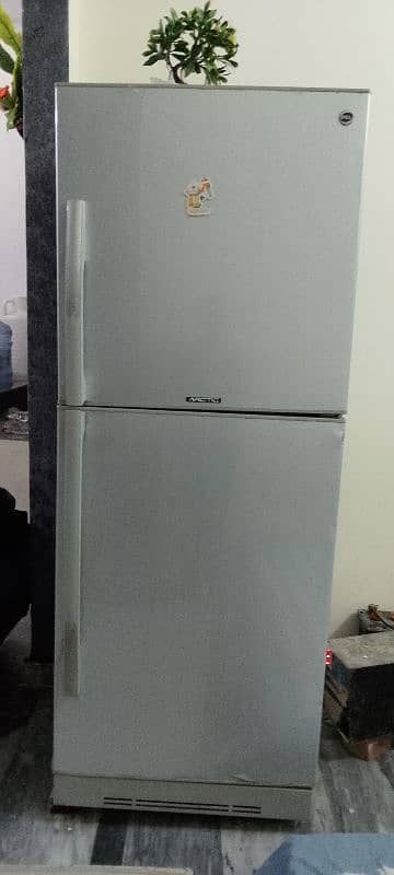 pel Refrigerator 0