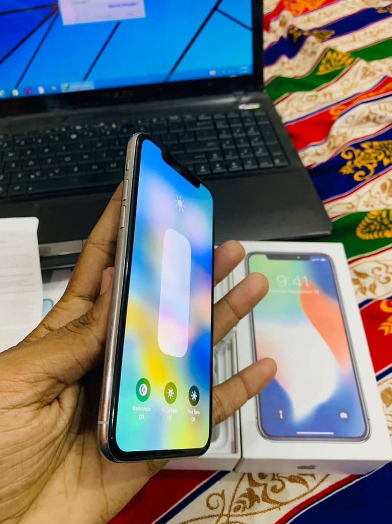 iPhone x 64gb Pta Approved with Box 5