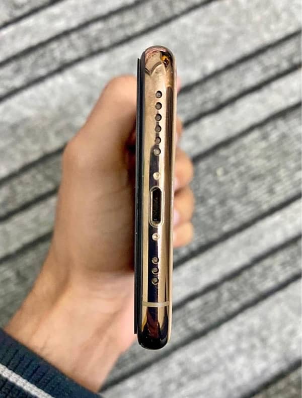 iPhone XS Max official pta approved 1