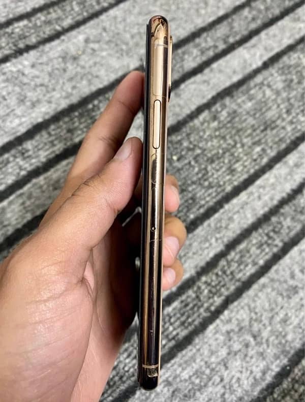 iPhone XS Max official pta approved 4