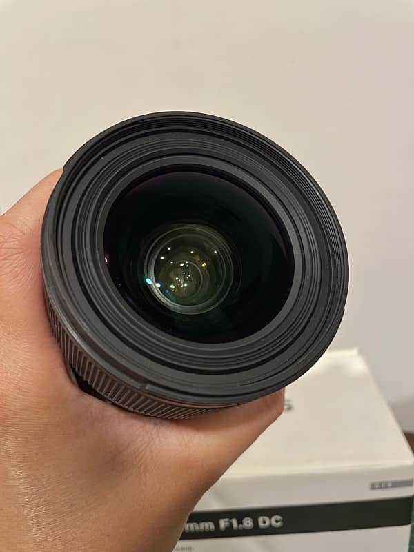 Sigma 18-35mm f/1.8 Canon mount 1