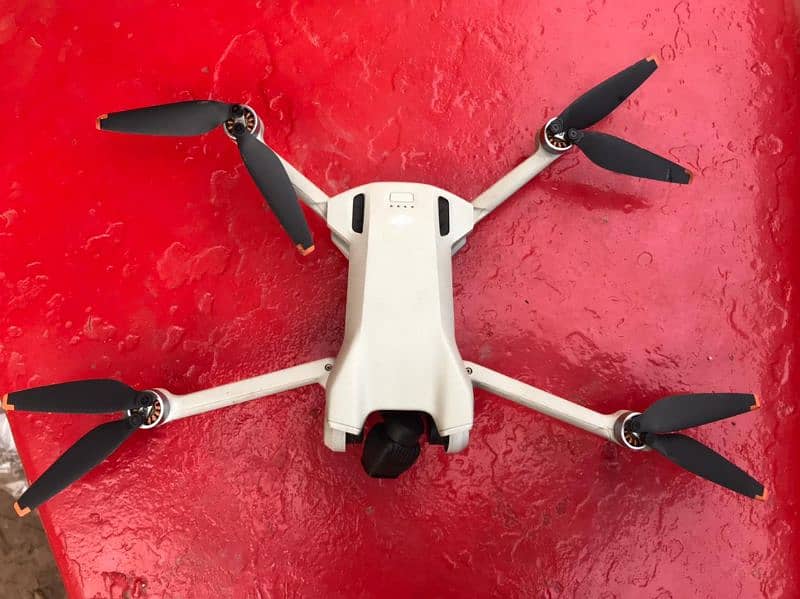 DJ I drone mini 3 all accessoriy sel ke liye available hai 0