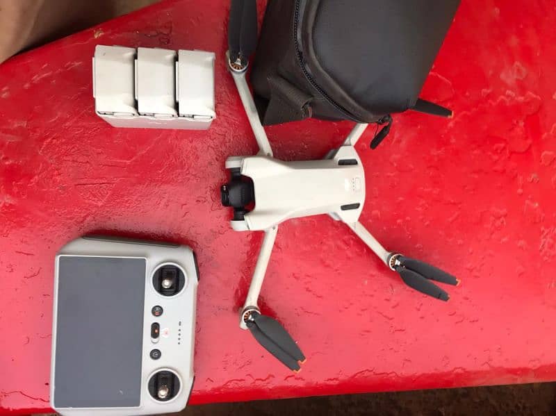 DJ I drone mini 3 all accessoriy sel ke liye available hai 2