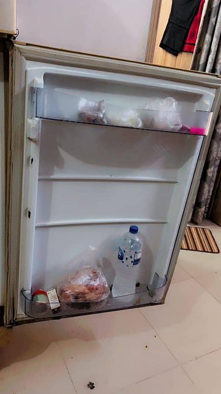 ajhi sale krna hai home used fridge for sale 2