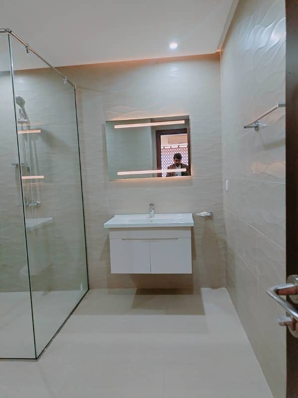 Cube one bedroom furnished apartment available for rent in bahria enclave 4