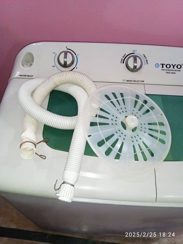 Toyo washing machine twin tub model number TW-5000 9