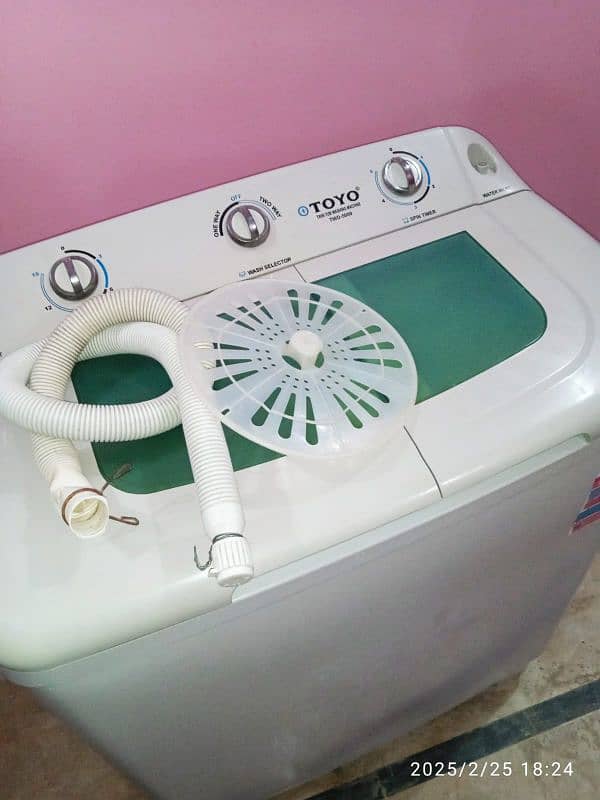 Toyo washing machine twin tub model number TW-5000 10