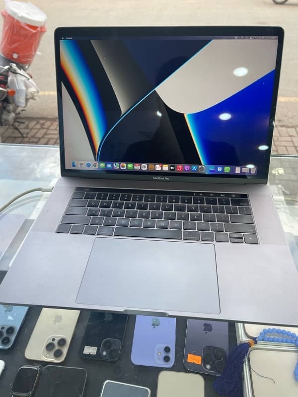 MacBook pro 2016 16/512 space grey 2