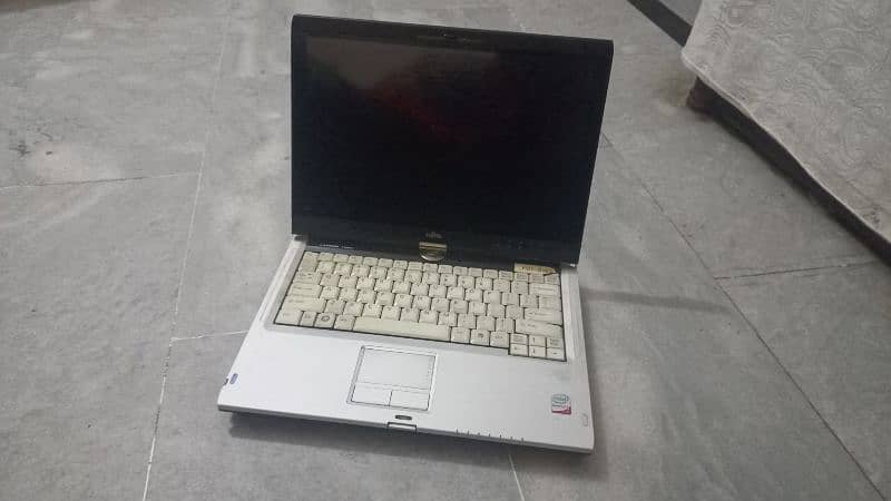 Fujitsu Laptop 0