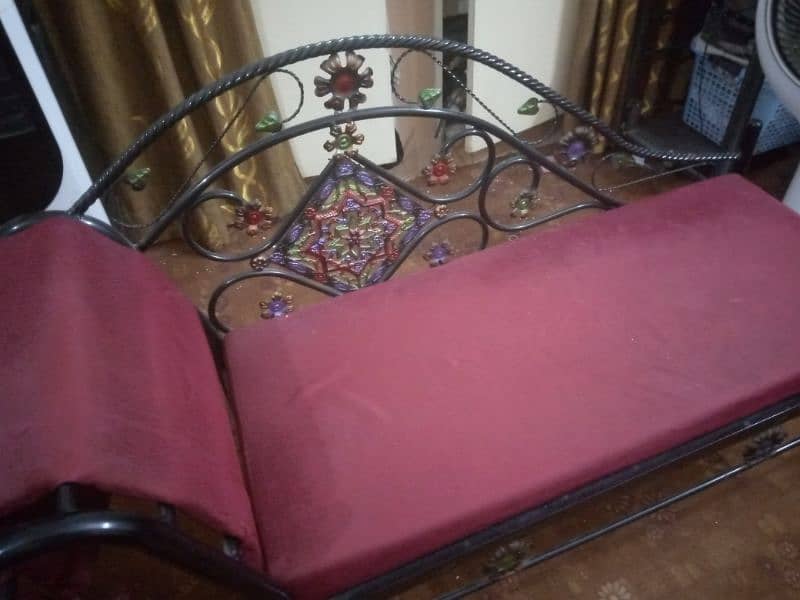 9/10 Condition sofa set with sethi 3