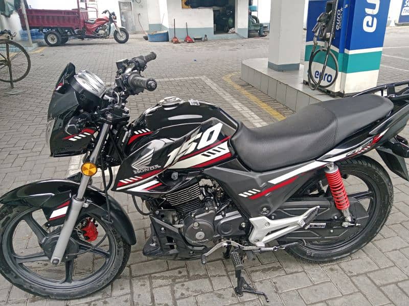 Honda cb150f 1