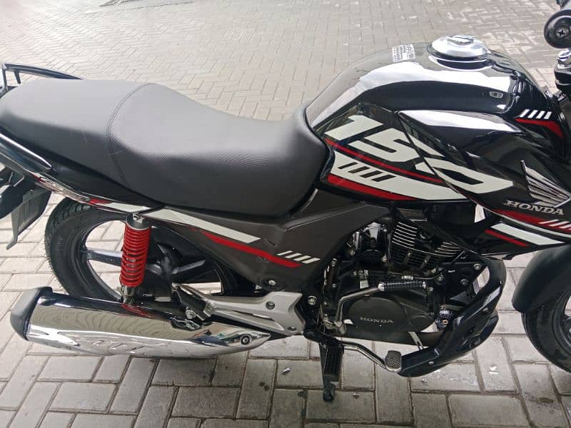 Honda cb150f 4