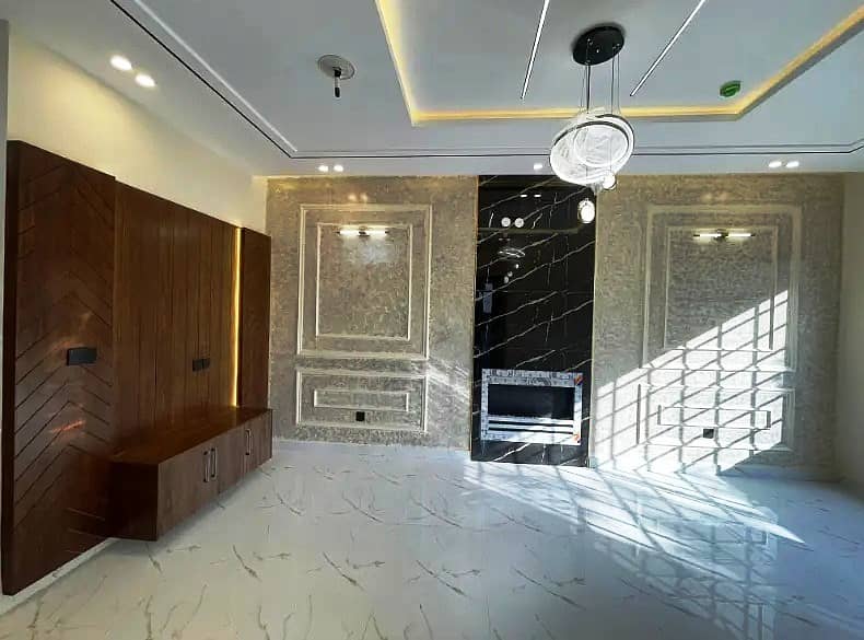 New House 05 Marla New Beautiful Luxury House Available For Buy in DHA 9 Town, B Block Lahore Cantt 10