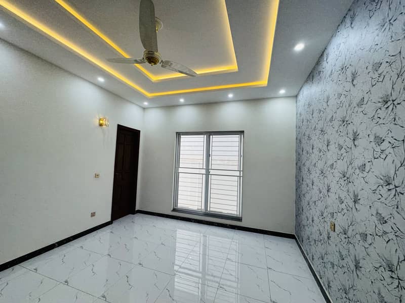 10 Marla New House Available For Sale In Bahria Town Lahore 6