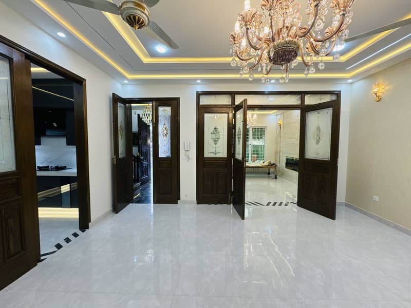 10 Marla New House Available For Sale In Bahria Town Lahore 1