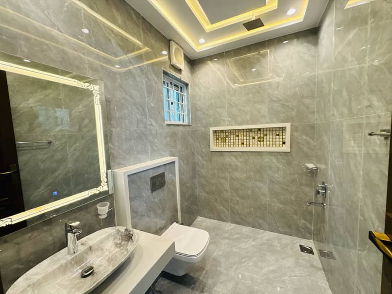 10 Marla New House Available For Sale In Bahria Town Lahore 7