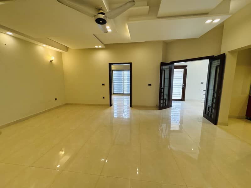 12 Marla House Available For Sale In Bahria Town Lahore 6