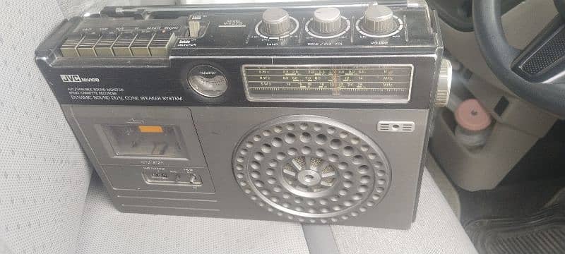 antique JVC radio 0