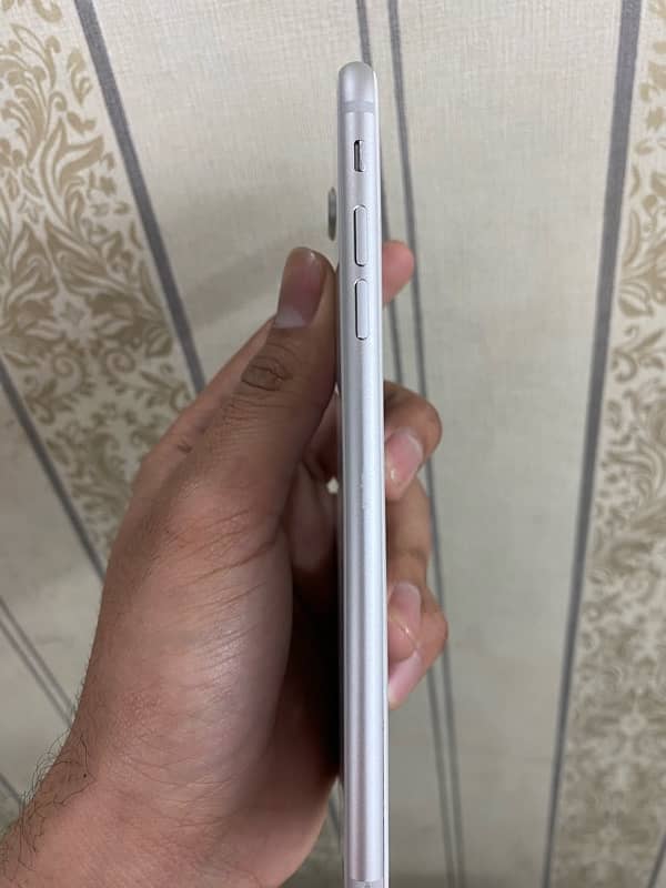 Iphone 8+ 64GB Non PTA 4