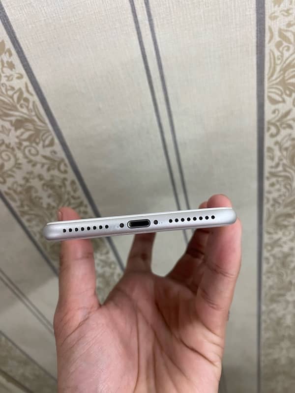 Iphone 8+ 64GB Non PTA 5