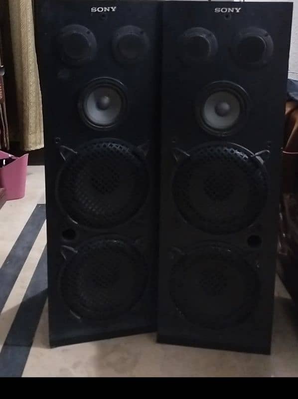 sony speakers with box 0