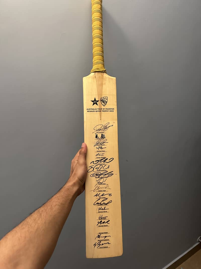 Australian team signed bat 0