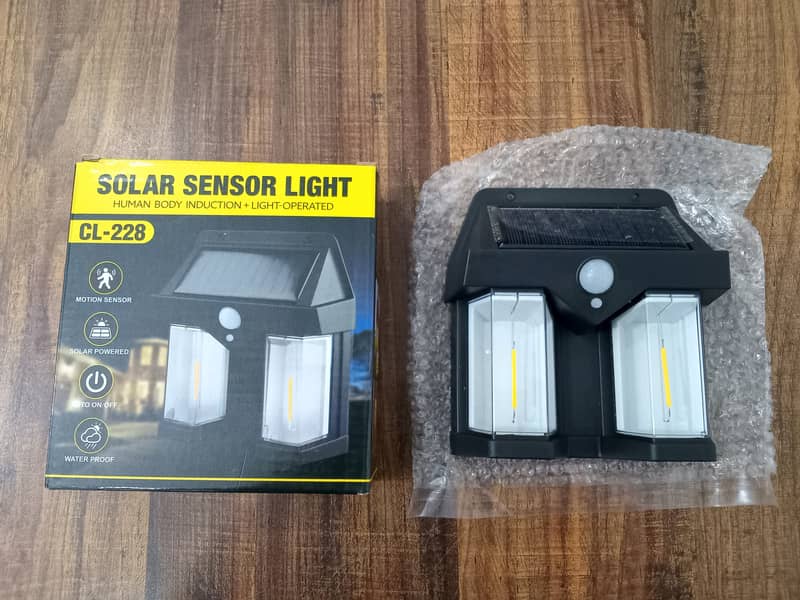Double Lamp Solar Wall Light CL-228 Tungsten Filament Solar Lamp 1