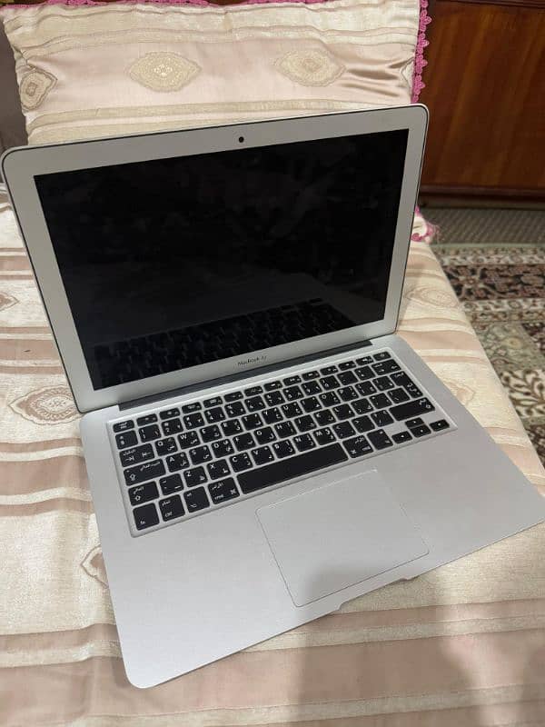 Macbook Air 2017 core i5 2