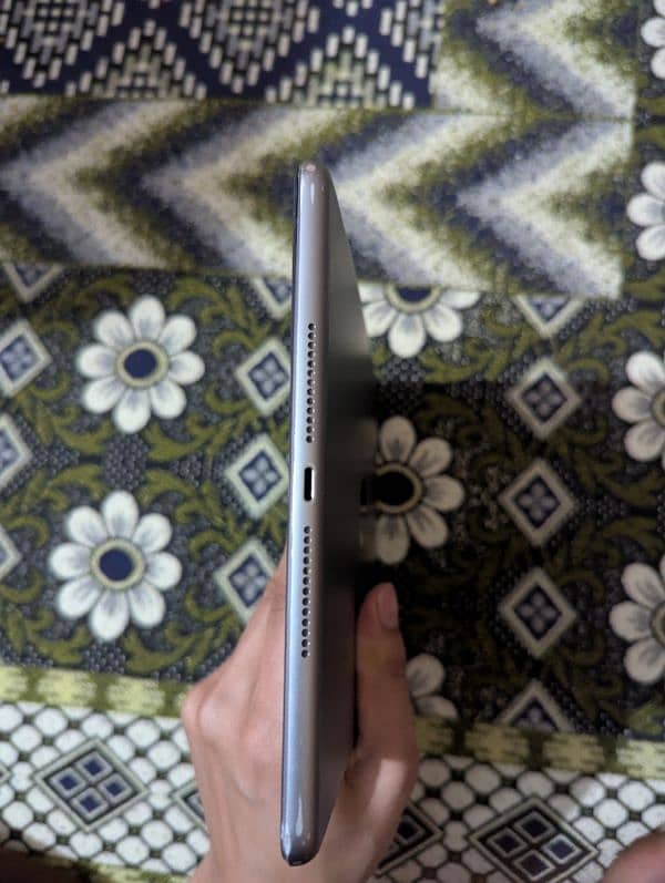 Ipad 6 generation 128gb 2