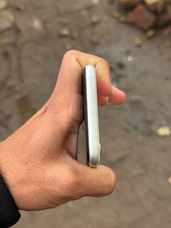 iPhone SE 2020 2