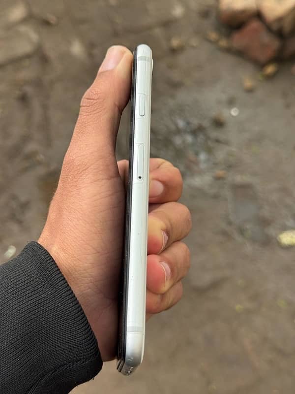 iPhone SE 2020 5