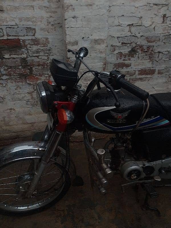 Zemco china 70 cc motorcycle 2016 model Mianwali city number 1