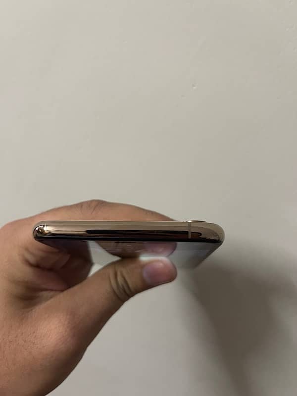 iphone xs max 256gb pta approved 1