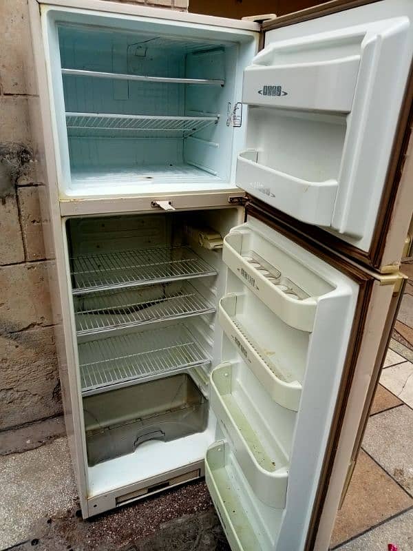 dawlance fridge good condition 0