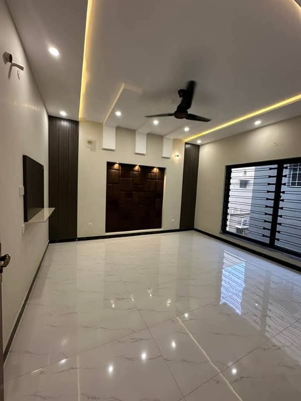 Brand new 10 Marla Beautifully Designed Modern House for Rent in DHA Phase 5 16