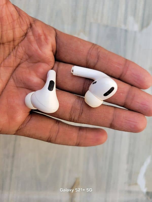 Apple AirPods Pro Original Noise Cancelling & Super Comfortable! 3