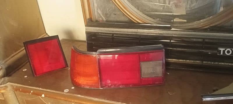 TOYOTA CORONA ORIGINAL NEW LIGHTS 1