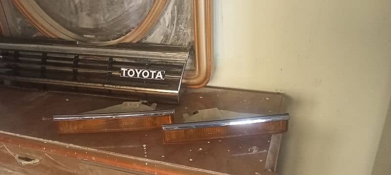 TOYOTA CORONA ORIGINAL NEW LIGHTS 7