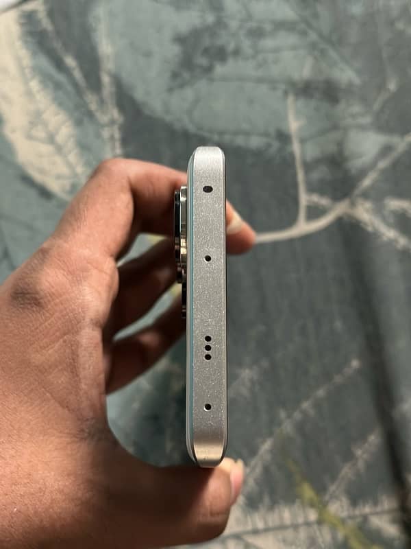 Xiaomi Redmi Note 13 Pro+ 5G For Sale 3