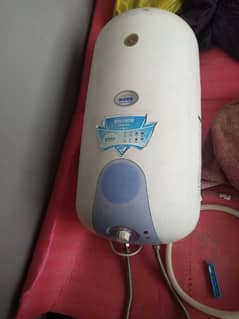 Instant water heater/geyser(kohinoor) with energy saving