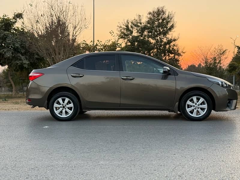 Toyota Altis Grande 2015 11