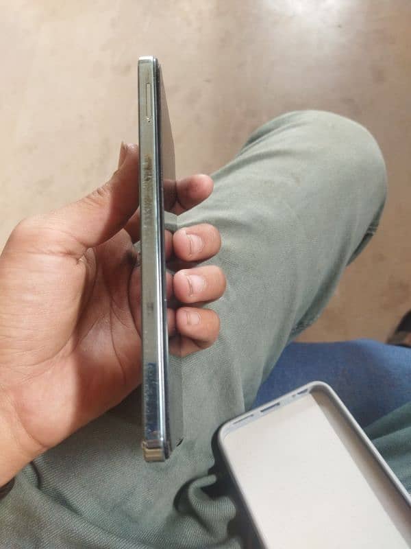 Infinix note 40i 4