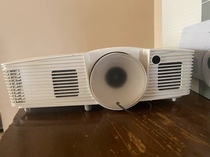 Acer X125H DLP Projector 3