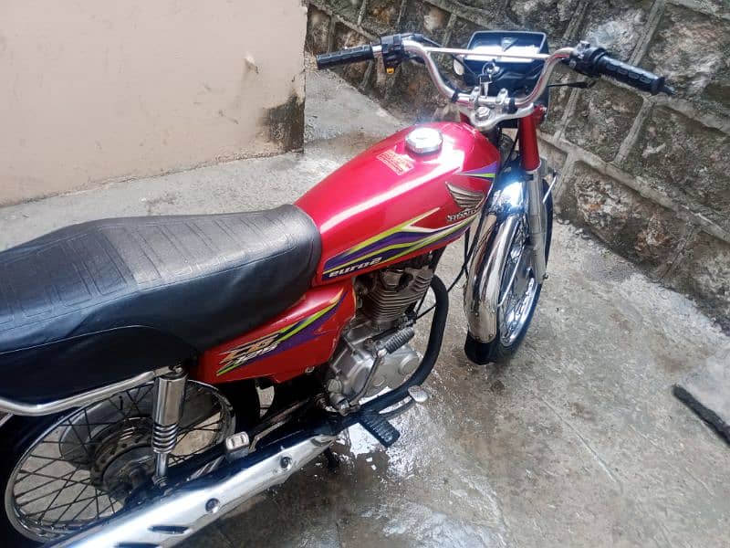 Honda 125cg it's owner DGKhan number h 0