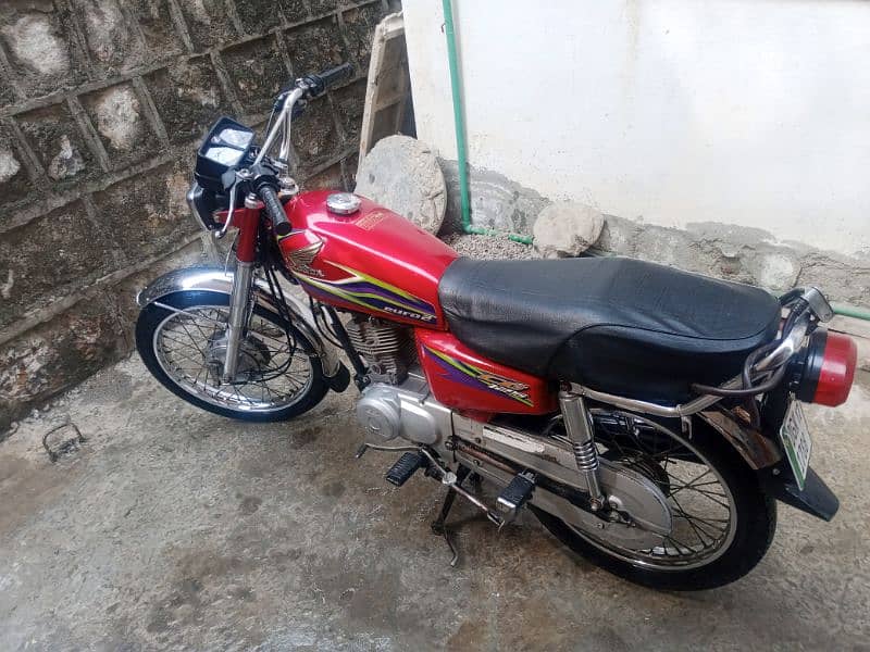 Honda 125cg it's owner DGKhan number h 1