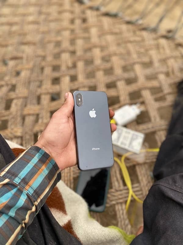 I phone x all ok saf sutra hy or or 256  gb 0