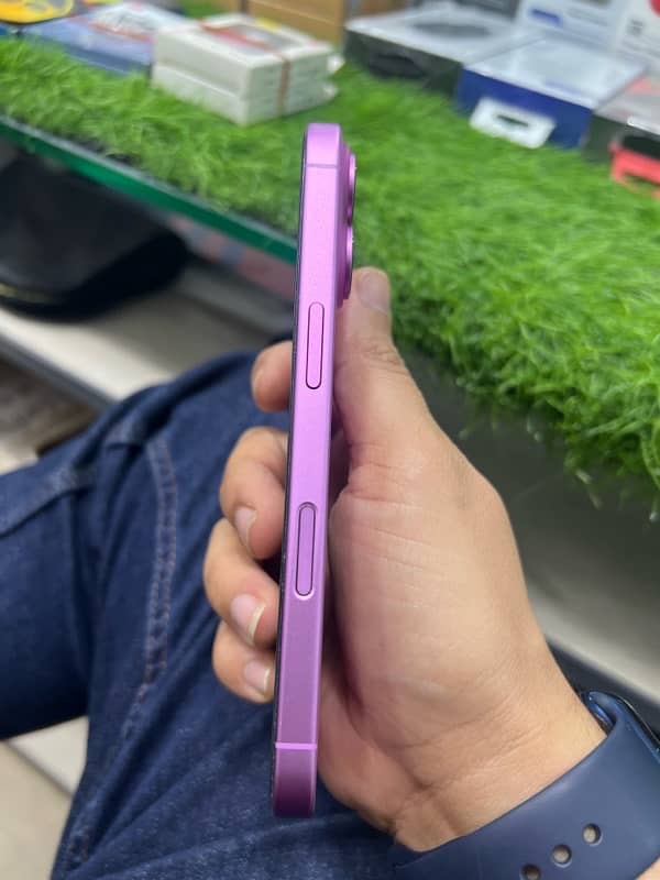 Iphone 16 pink 1