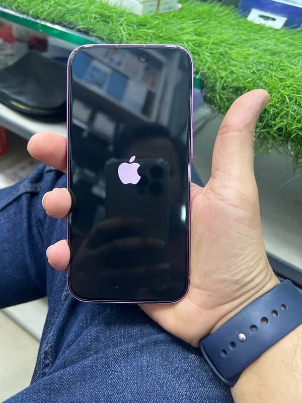 Iphone 16 pink 4