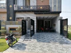 10 Marla House Up For Sale In LDA Avenue - Block J