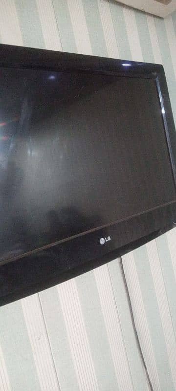 LG 32" LCD 0